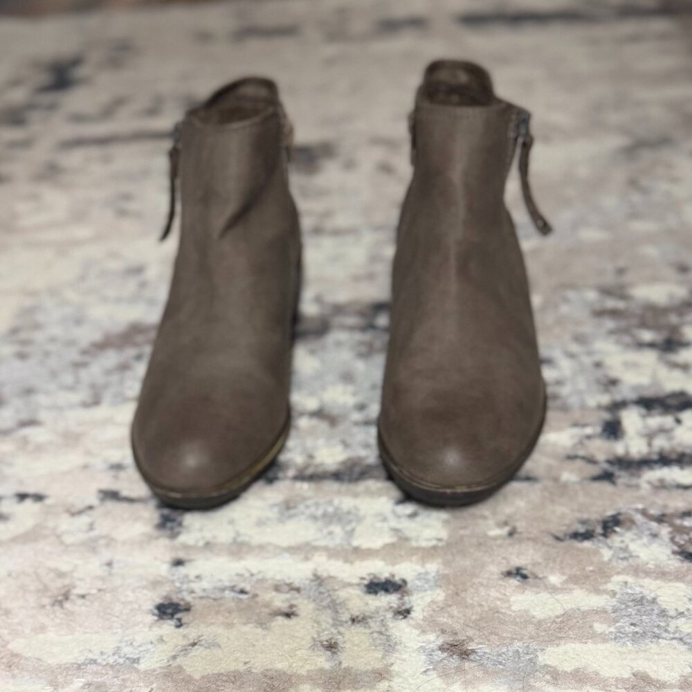Madden Girl Brronco Booties, brown